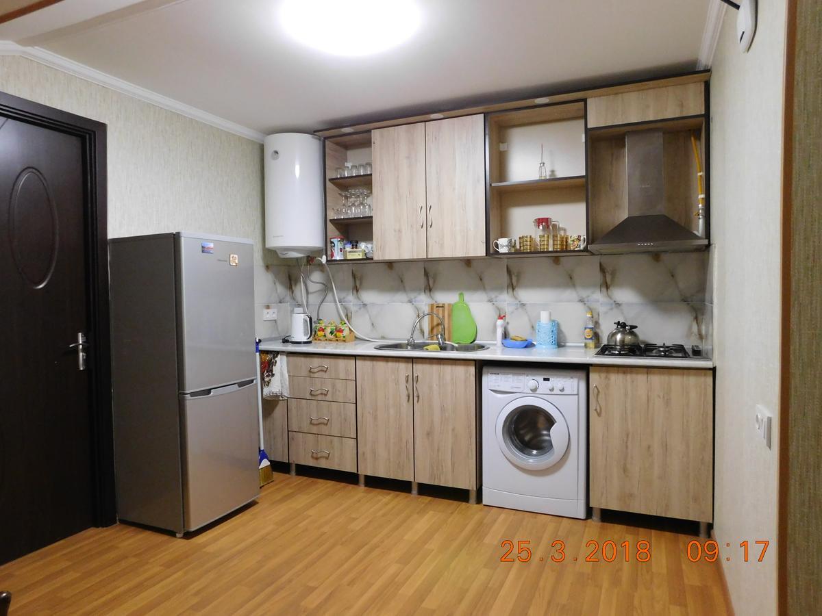 Akaki'S Guesthouse 博尔若米 外观 照片