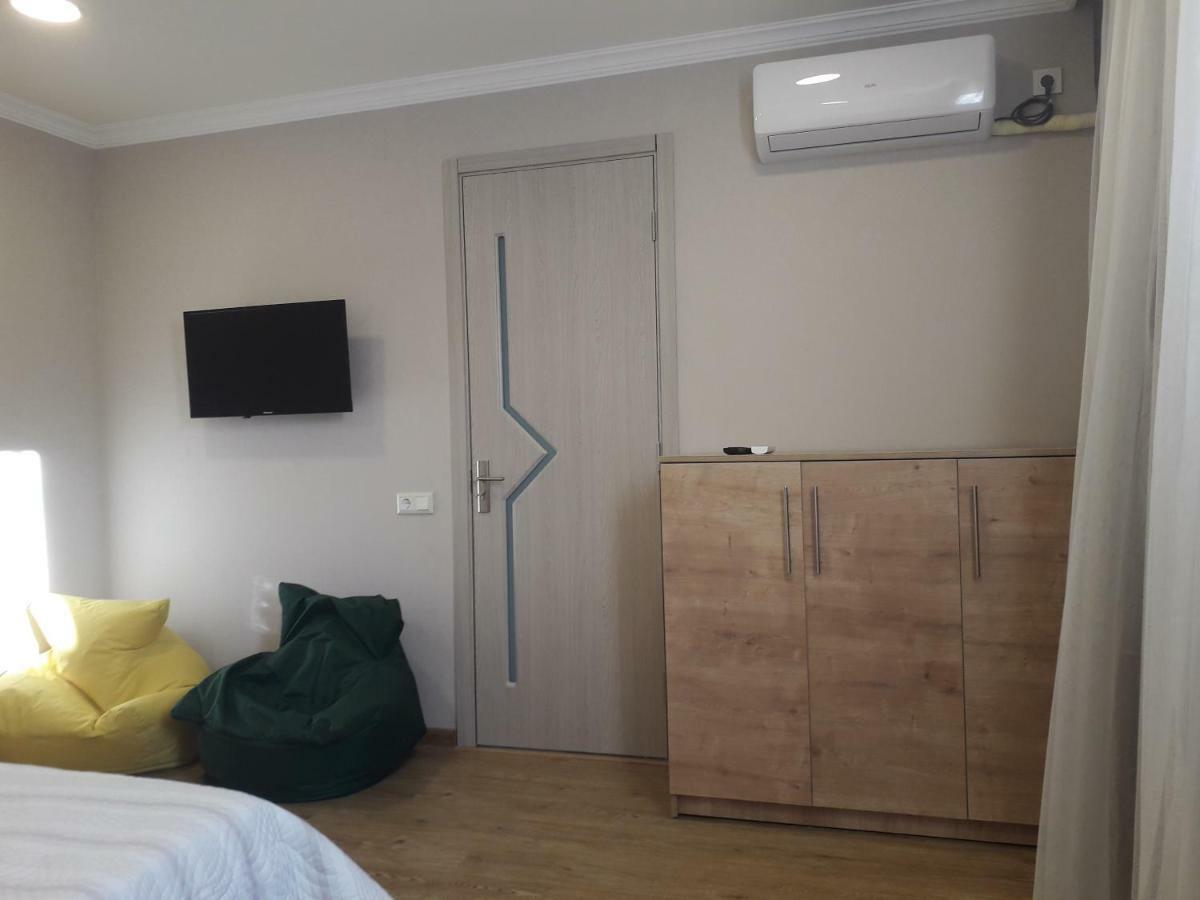 Akaki'S Guesthouse 博尔若米 外观 照片